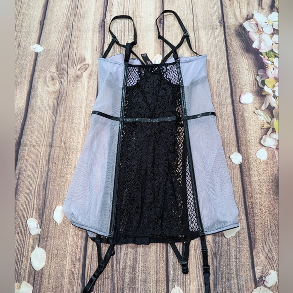Victoria's Secret Very Sexy Merrywidow Lavender Black Lace Mesh 34B NEW - Picture 3 of 7